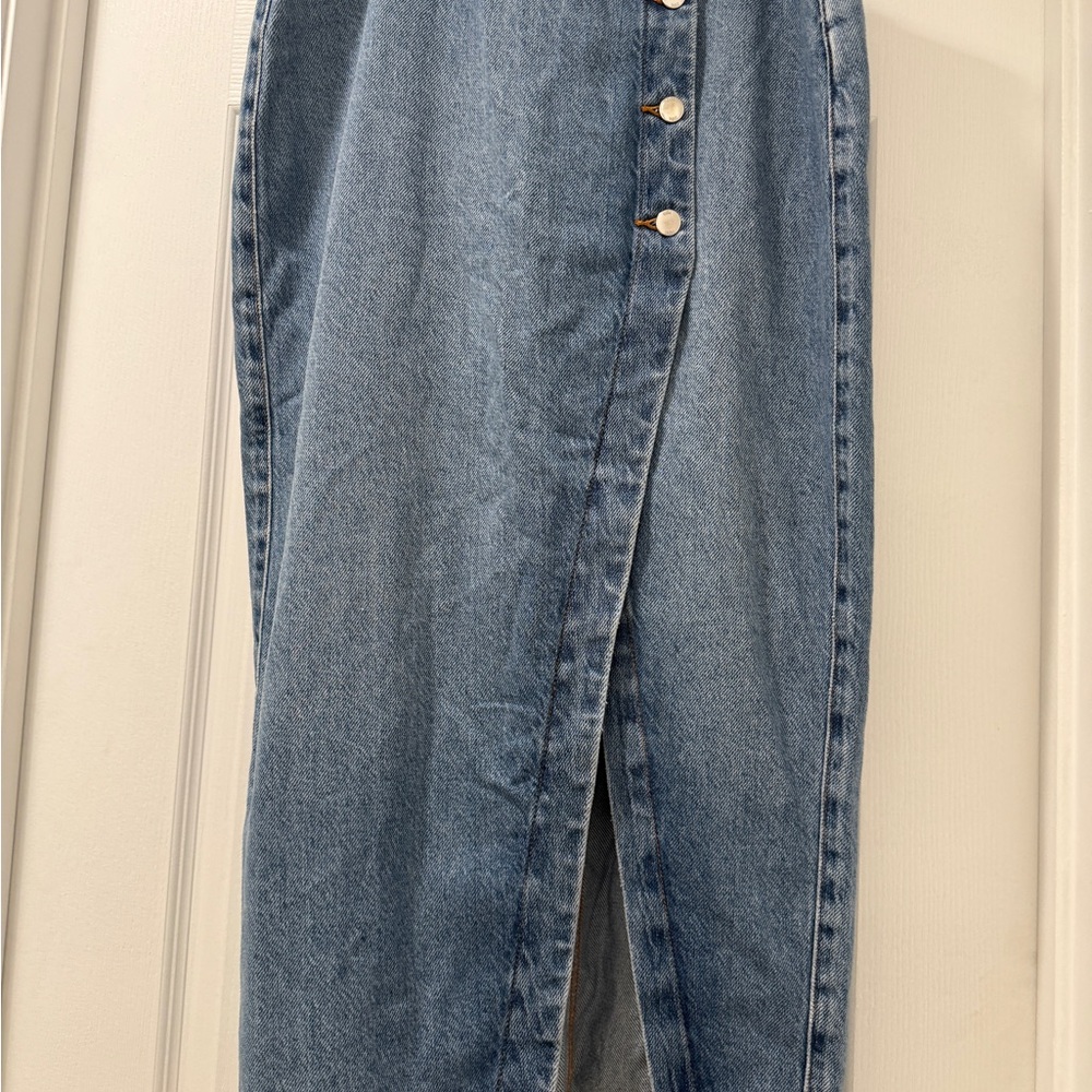 Zara Blue Button-Front Denim Midi Skirt with front slit